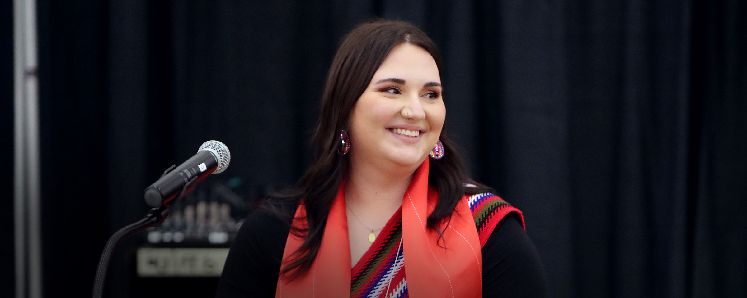 Graduate wearing an Indigenous Stole at convocation